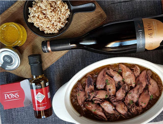 CAZUELA DE CHIPIRONES, CON CEBOLLA CONFITADA